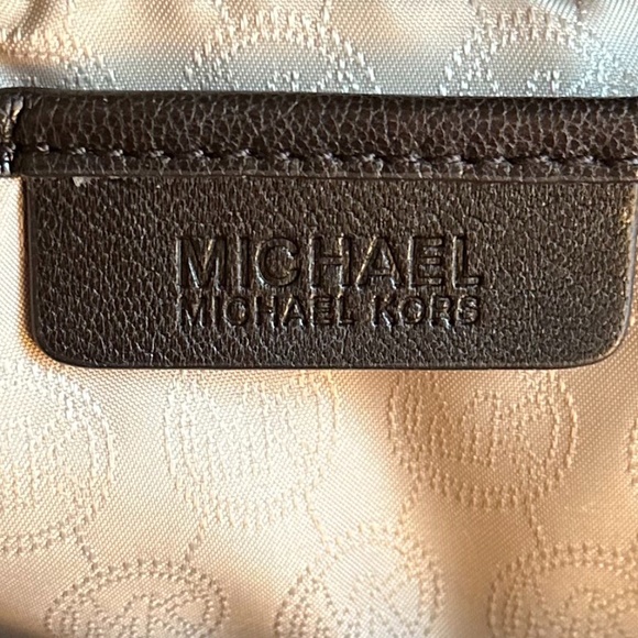 MICHAEL Michael Kors Vanessa Dark Brown Pebbled Leather Medium Shoulder Tote Bag - Picture 12 of 16